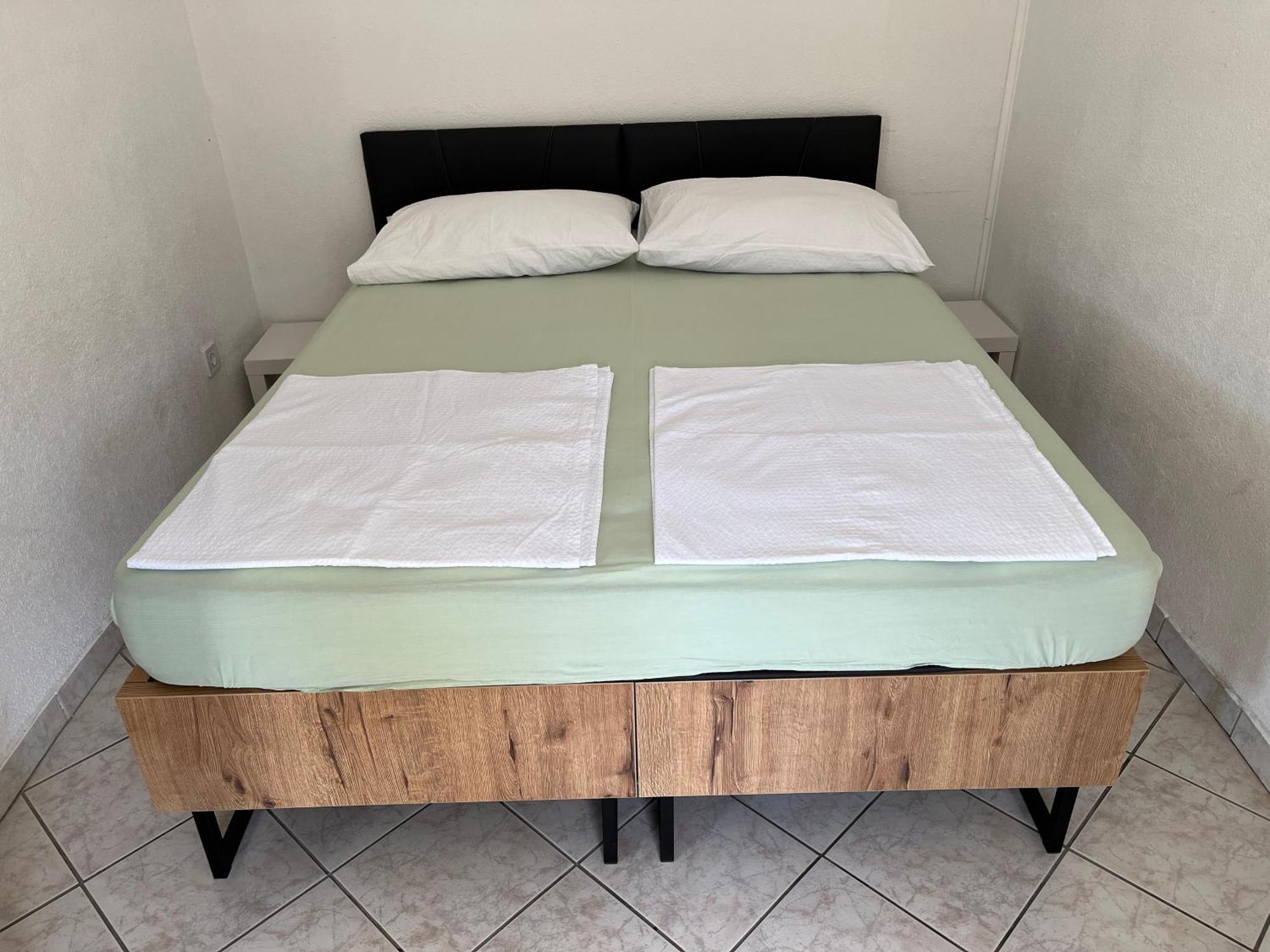 Apartmani Mlinar-One Bedroom Seaview Grebaštica エクステリア 写真